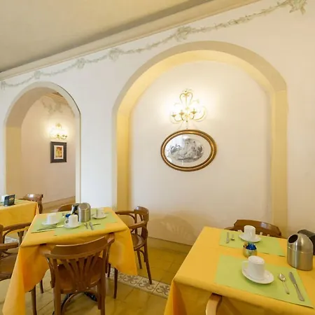 Hotel Moderno 2*