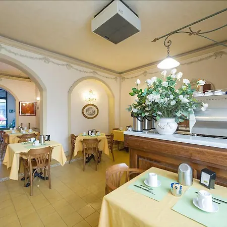 Hotel Moderno 2*