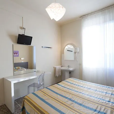 Moderno Otel Pisa
