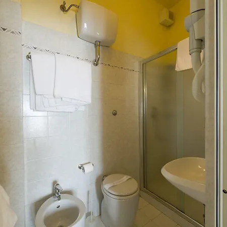 Moderno Otel Pisa