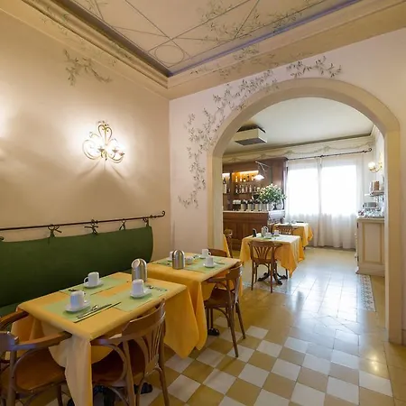 Moderno Hotell Pisa