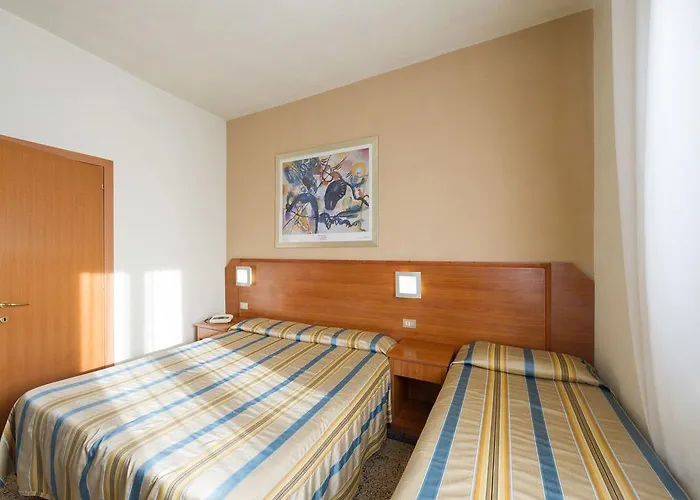 Moderno Hotell 2*